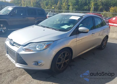 2014 Ford Focus Se z USA, uszkodzony, nr VIN 1FADP3F22EL178883